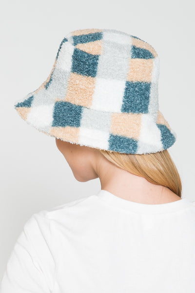 COLOR BLOCK PLUSH BUCKET HAT | 40HW308