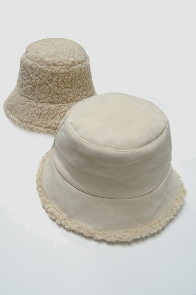 REVERSIBLE FAUX SUEDE WITH FUR BUCKET HAT | 40HW309