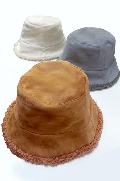 REVERSIBLE FAUX SUEDE WITH FUR BUCKET HAT | 40HW309