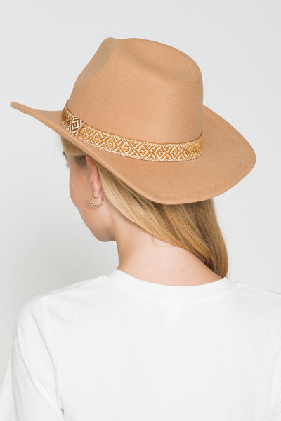 A VINTAGE CLASSIC COW BOY HAT WITH AZTEC TRIM | 40HW313