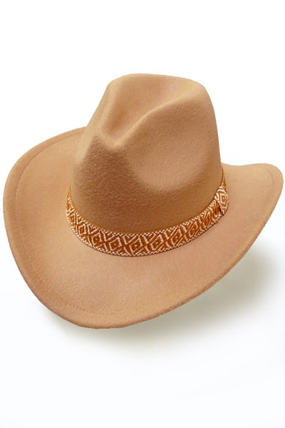 A VINTAGE CLASSIC COW BOY HAT WITH AZTEC TRIM | 40HW313