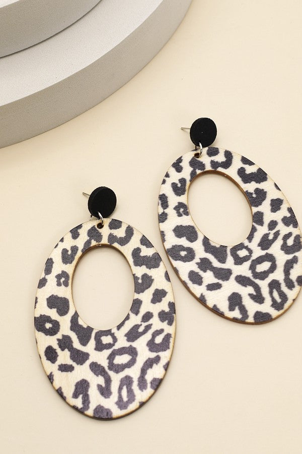 WOOD LEOPARD OPEN OVAL EARRINGS | 40E181