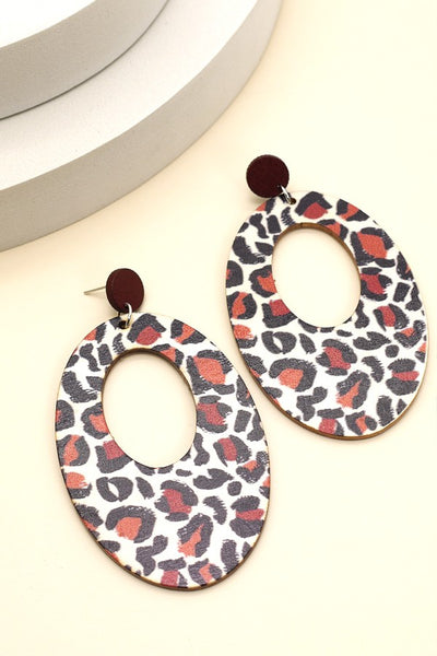 WOOD LEOPARD OPEN OVAL EARRINGS | 40E181