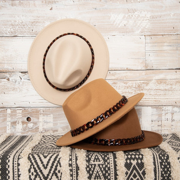 CLASSIC FEDORA HAT WITH TORTOISE CHAIN | 40HW215