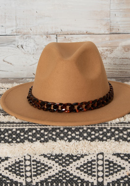 CLASSIC FEDORA HAT WITH TORTOISE CHAIN | 40HW215