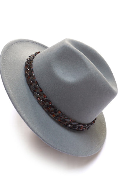 CLASSIC FEDORA HAT WITH TORTOISE CHAIN | 40HW215