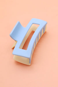 MATTE JUMBO COLOR BLOCK CLAW HAIR CLIP | 40H396