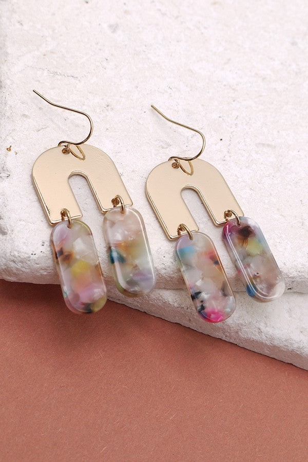 U SHAPE METAL ACRYLIC MIX DROP EARRINGS | 31E21508