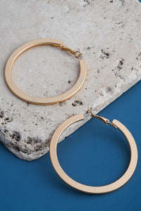 Matte hoop earring | 47E13516