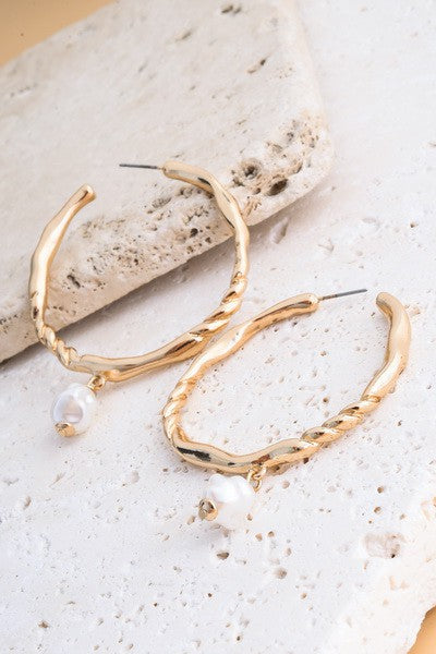 PEARL DROP TWISTED HOOP EARRINGS | 51E2021149