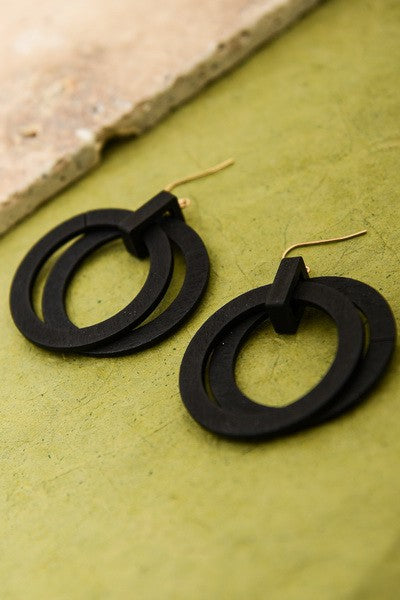 DOUBLE WOODEN HOOP EARRINGS | 31E21893