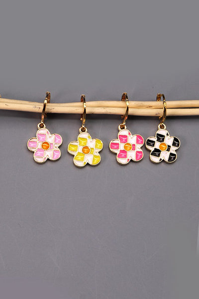 FUN FLOWER CHECKER EARRINGS | 40E224