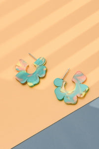 MULTI COLOR ACRYLIC FLOWER HOOP EARRINGS | 31E22331