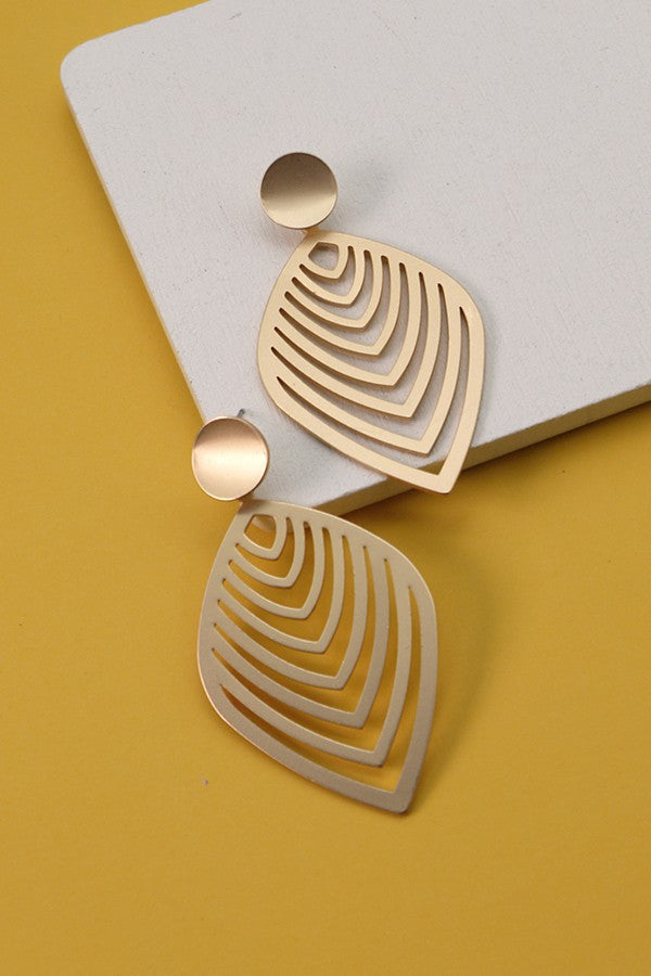 CUTOUT LEAF DROP EARRINGS | 10E2110907