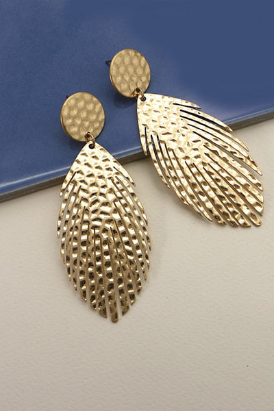 HAMMERED FEATHER DROP EARRINGS | 10E2120602