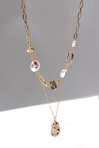 FLOWER BUTTERFLY PRINT ON PEARL LAYER NECKLACE | 25N637