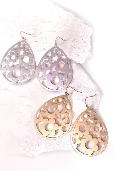 CUTOUT FLOWER TEARDROP EARRINGS | 10E3010909